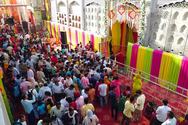 हनुमान जयंति पर श्री मेहंदीपुर बालाजी मंदिर में उमड़ी भक्तों की भीड़