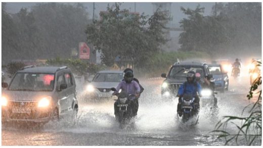 दिल्ली और गुरुग्राम में मूसलाधार बारिश से जनजीवन अस्त-व्यस्त, बाढ़ का खतरा गहराया