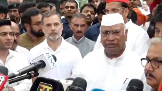 ‘लोकतांत्रिक अधिकारों को लगातार कमजोर कर रही सरकार…’, राहुल गांधी और खरगे का आरोप